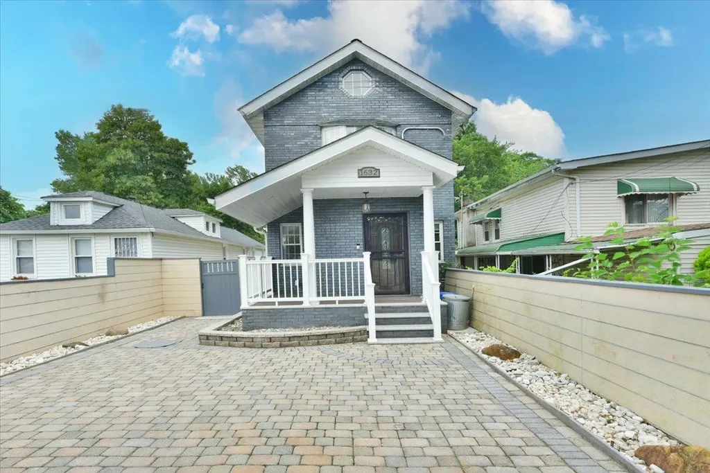 1632 Harding Park Bronx NY 10473