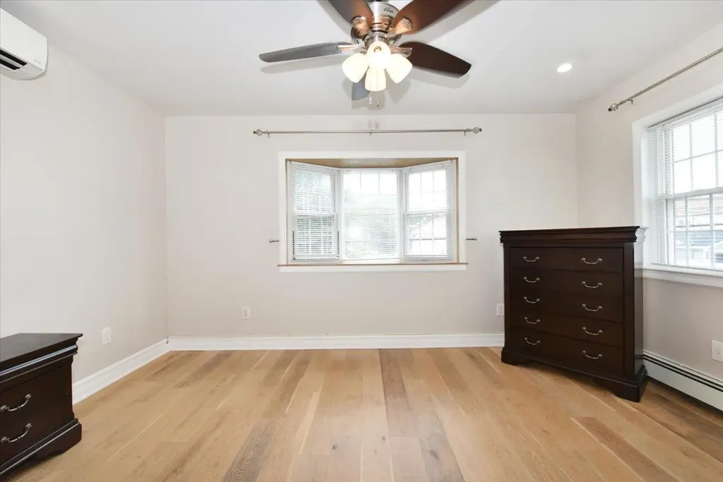 1632 Harding Park Bronx NY 10473