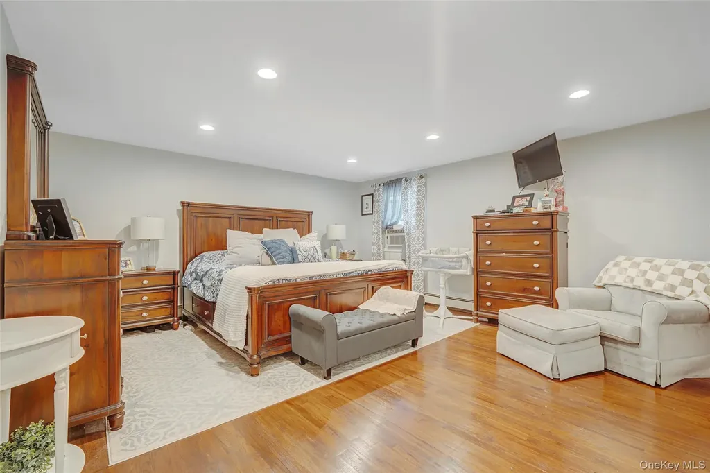 5 Fox Road Middle Island NY 11953