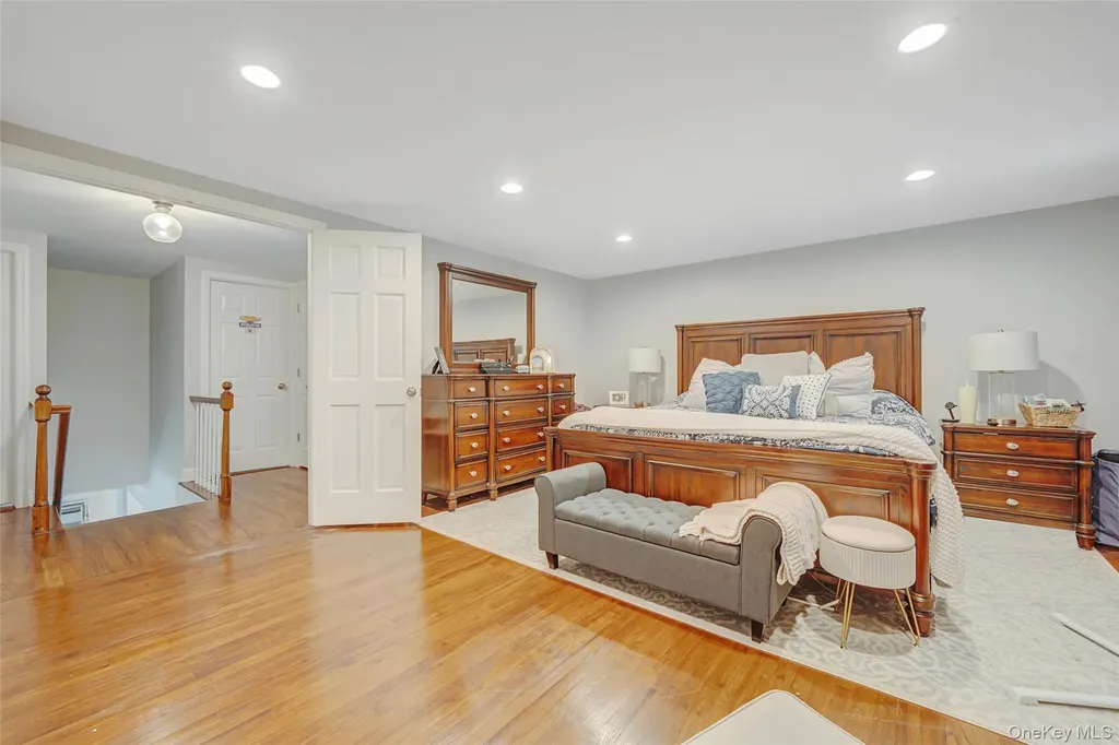 5 Fox Road Middle Island NY 11953
