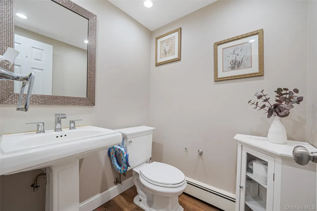 5 Fox Road Middle Island NY 11953
