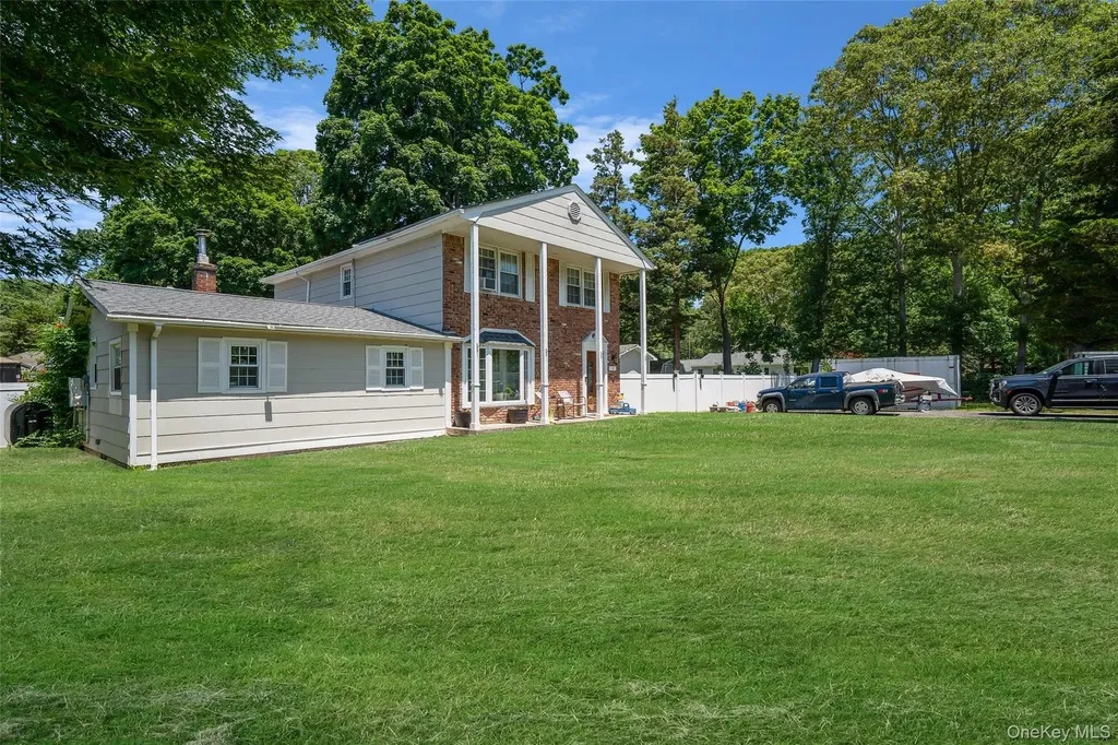 5 Fox Road Middle Island NY 11953