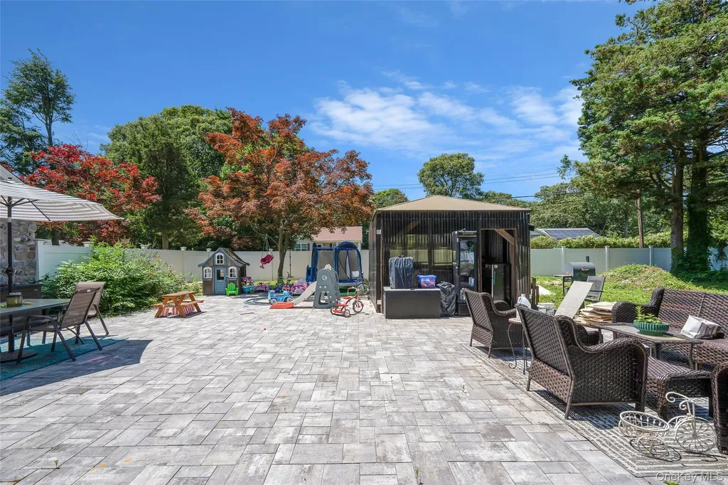 5 Fox Road Middle Island NY 11953