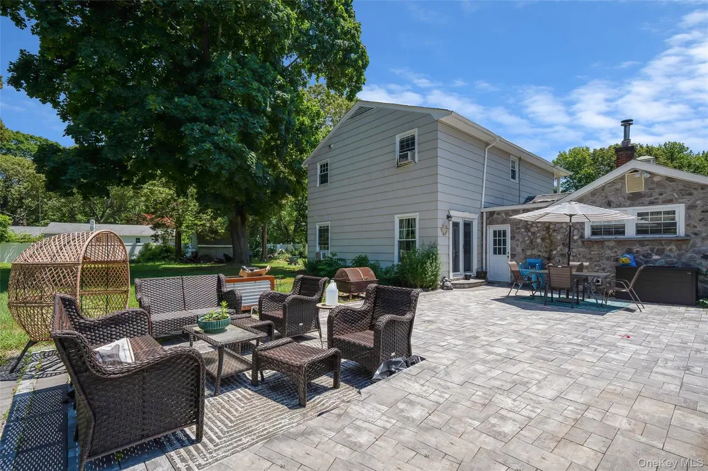 5 Fox Road Middle Island NY 11953