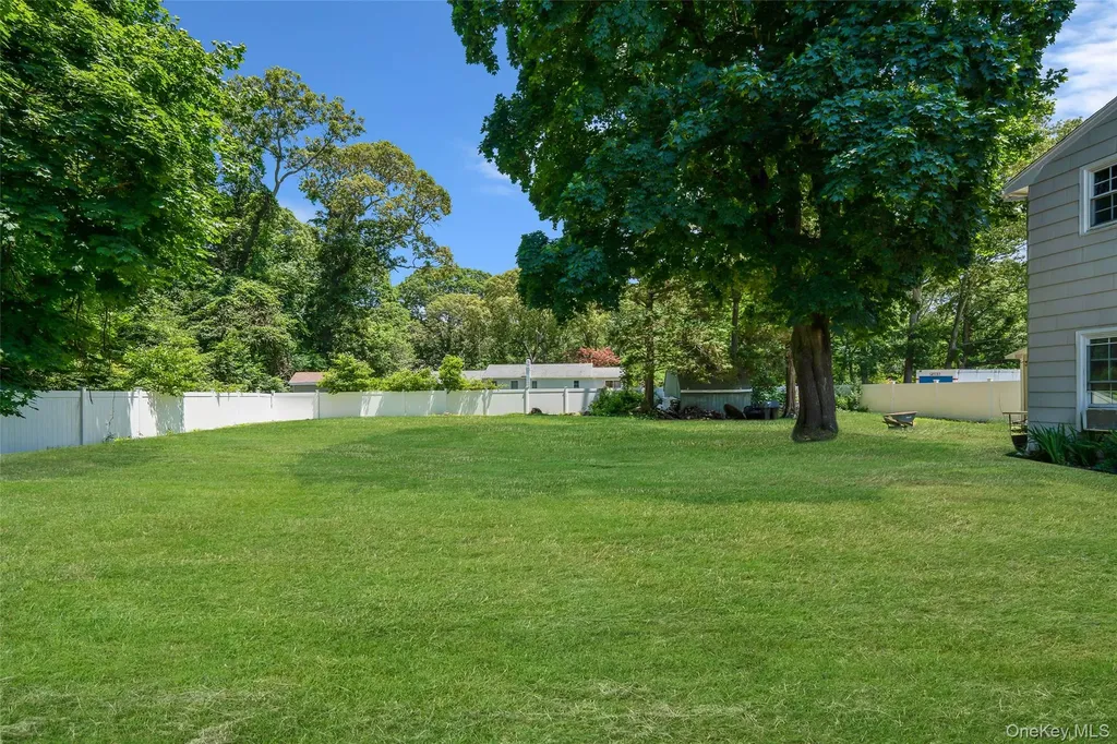 5 Fox Road Middle Island NY 11953