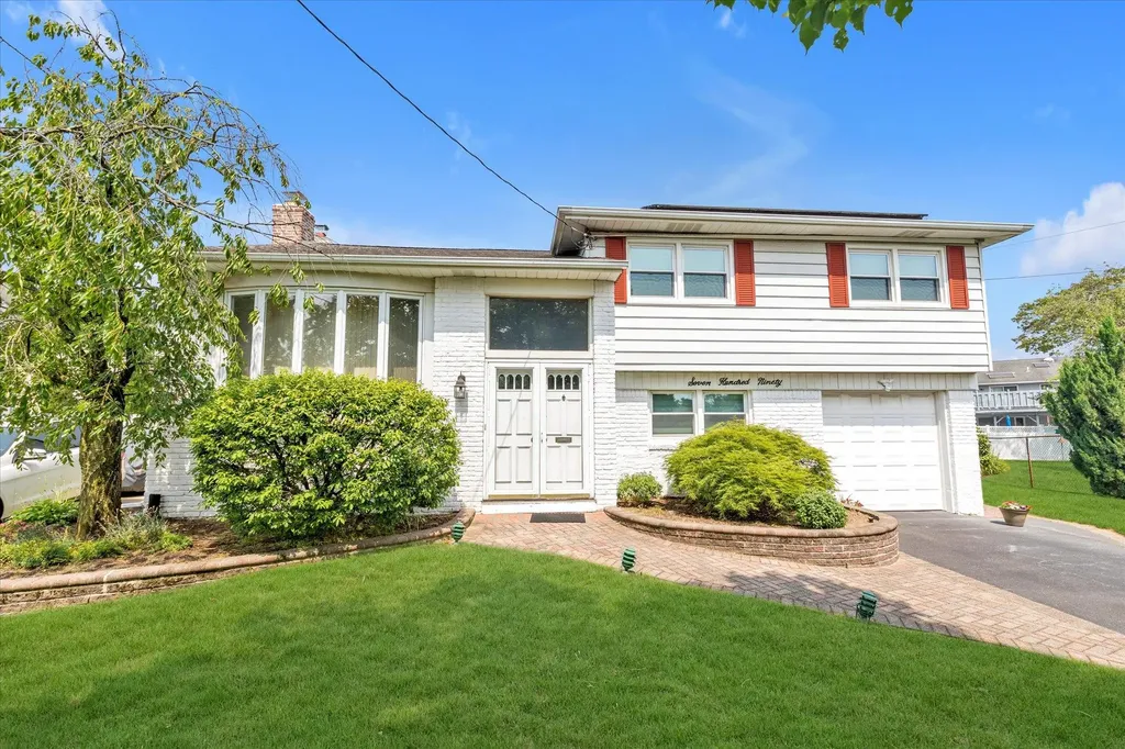 790 Adams Street Baldwin NY 11510