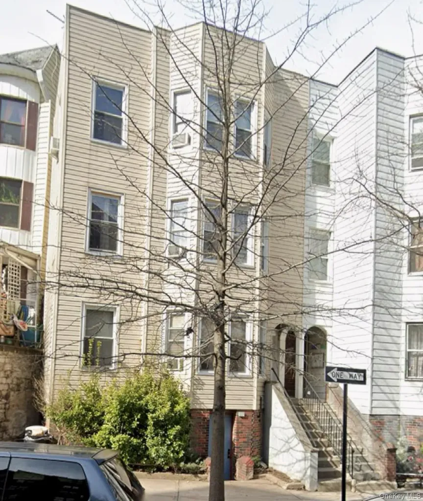 203 E 205th Street Bronx NY 10458