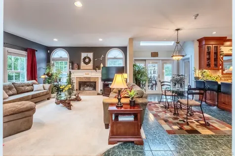 21 Amy Court Kingston NY 12401