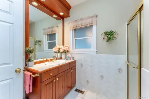 21 Amy Court Kingston NY 12401