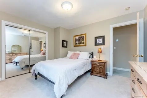 21 Amy Court Kingston NY 12401