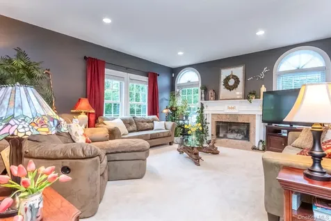 21 Amy Court Kingston NY 12401