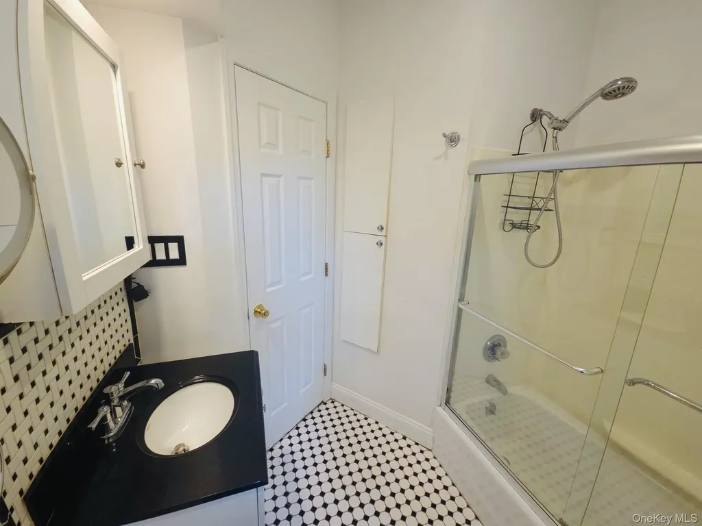 1114 1st Avenue New Hyde Park NY 11040