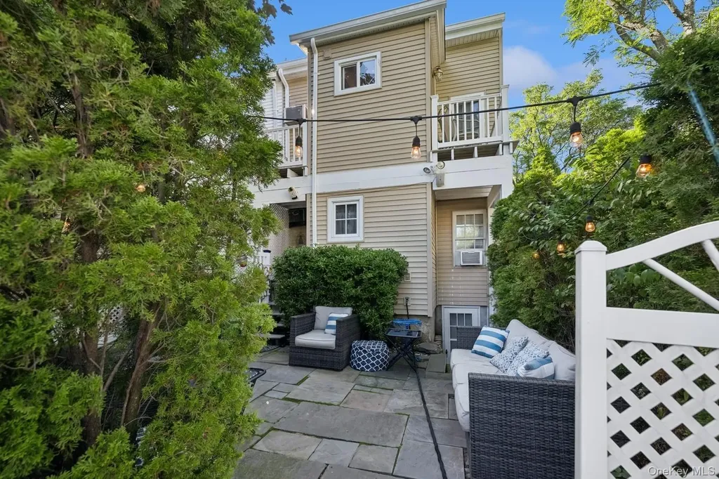 1114 1st Avenue New Hyde Park NY 11040