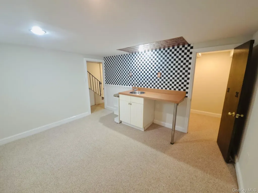 1114 1st Avenue New Hyde Park NY 11040