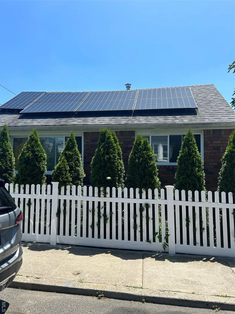 105 Claridge Avenue Elmont NY 11003