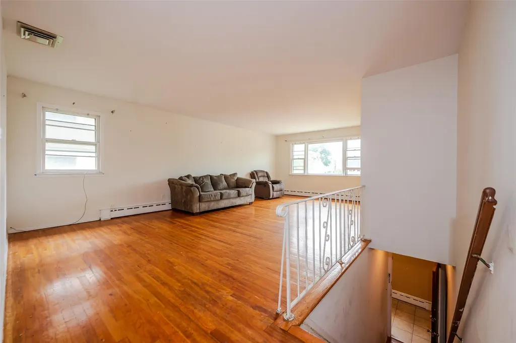 615 E Olive Street Long Beach NY 11561