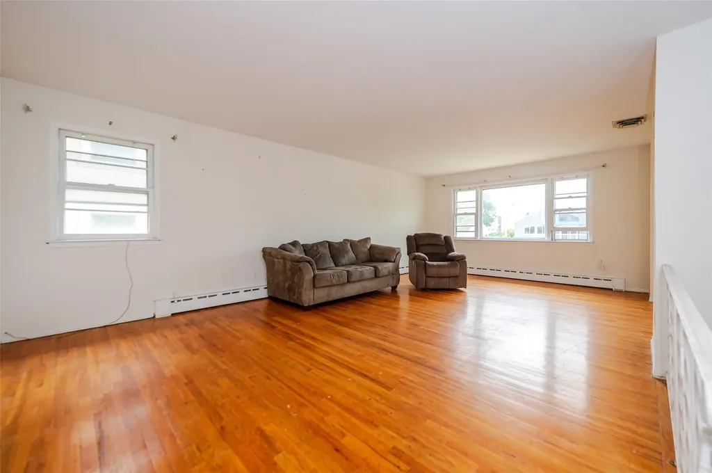 615 E Olive Street Long Beach NY 11561