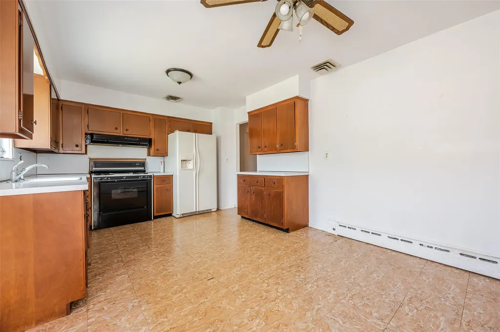 615 E Olive Street Long Beach NY 11561