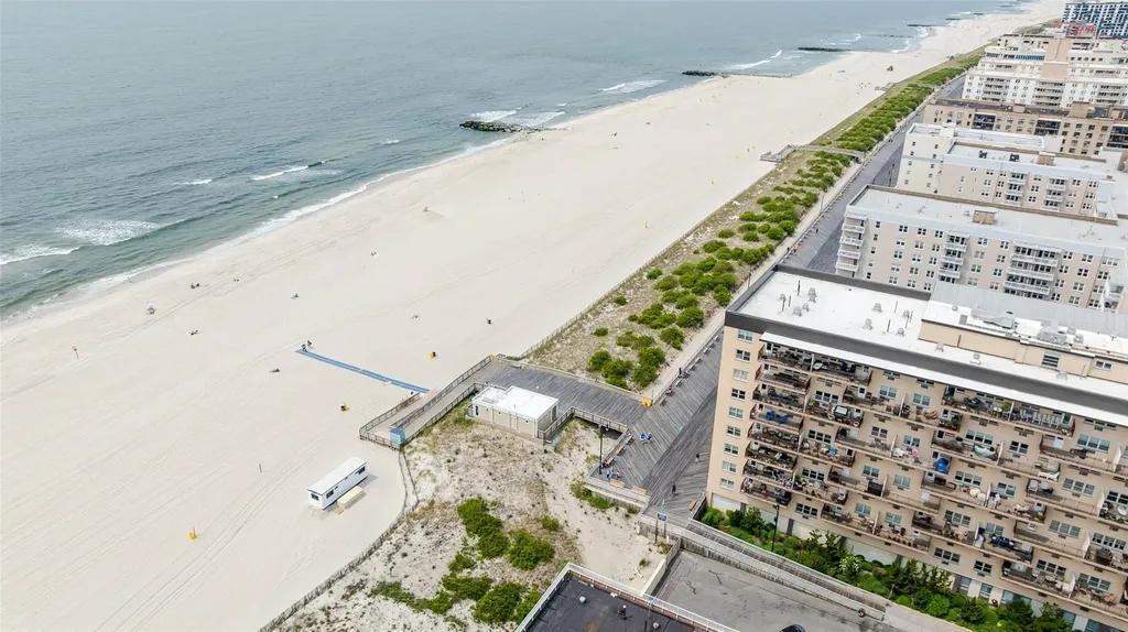 615 E Olive Street Long Beach NY 11561