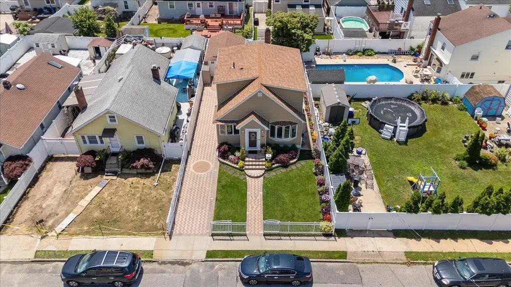 918 Clay Street Baldwin NY 11510