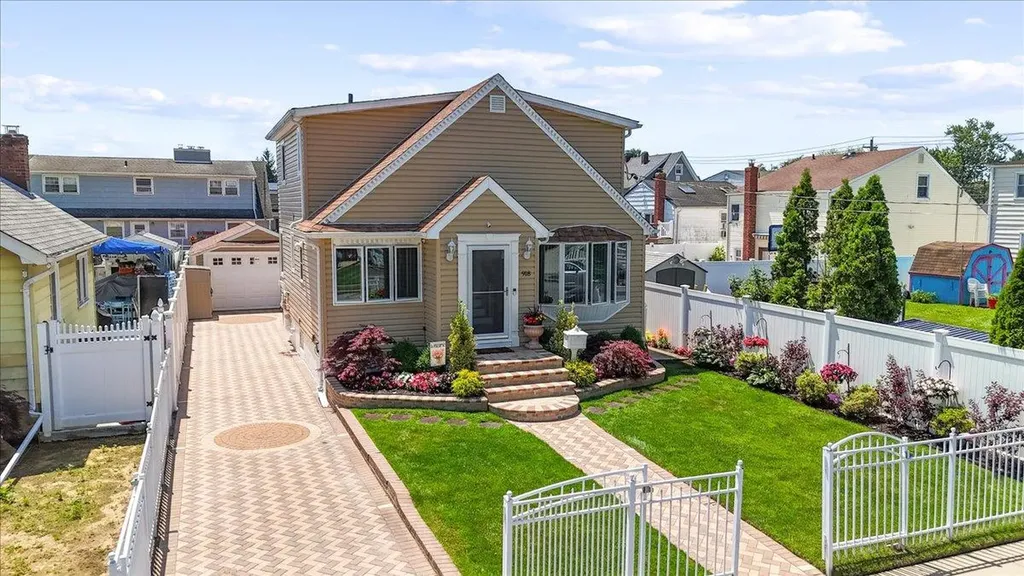 918 Clay Street Baldwin NY 11510