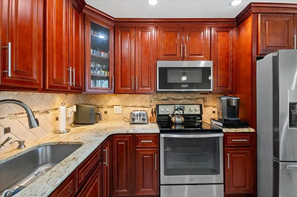 918 Clay Street Baldwin NY 11510
