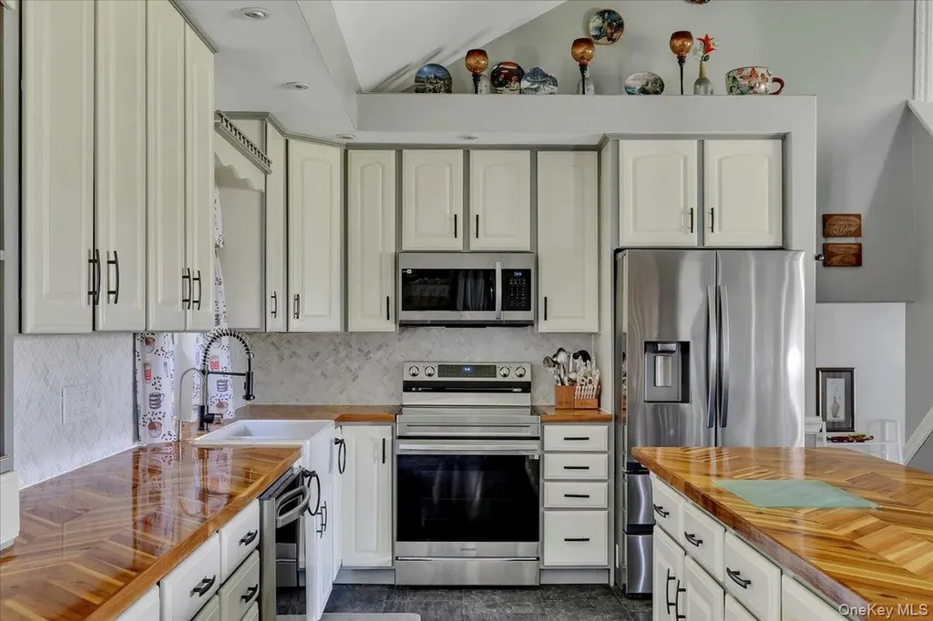 3140 State Route 5s Call Listing Agent NY 13339