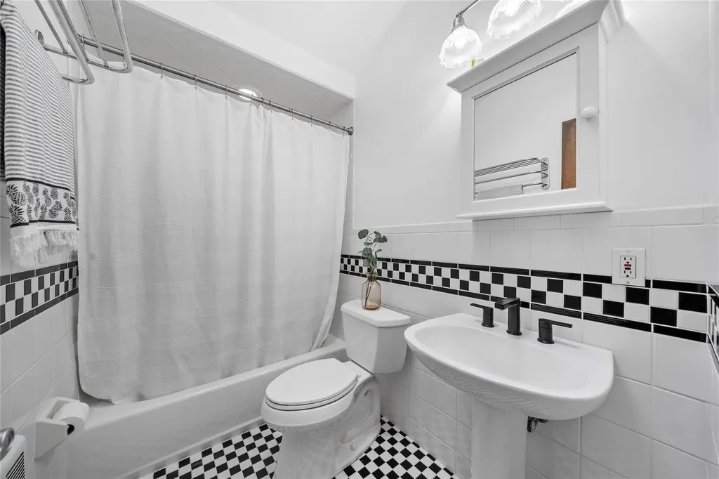 80 Kobb Boulevard West Islip NY 11795