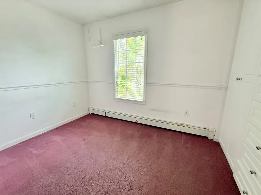 527 Carlls Path Deer Park NY 11729