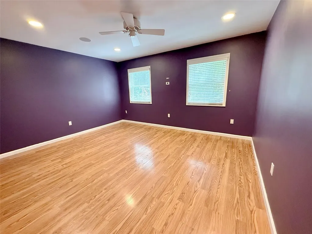 527 Carlls Path Deer Park NY 11729