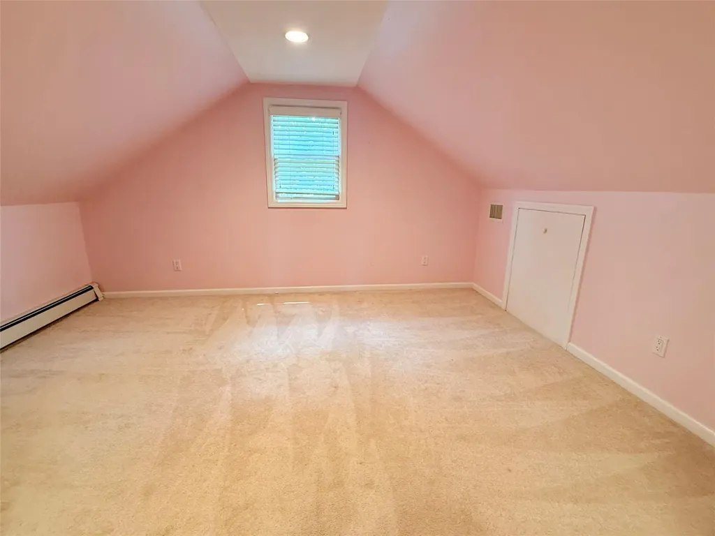 527 Carlls Path Deer Park NY 11729