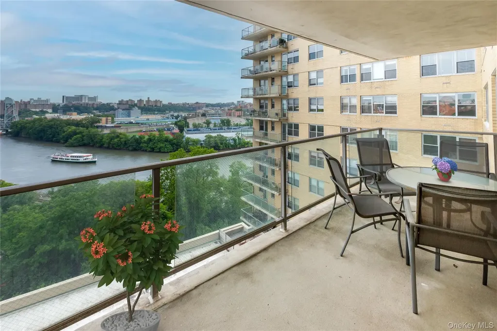 2500 Johnson Avenue Bronx NY 10463