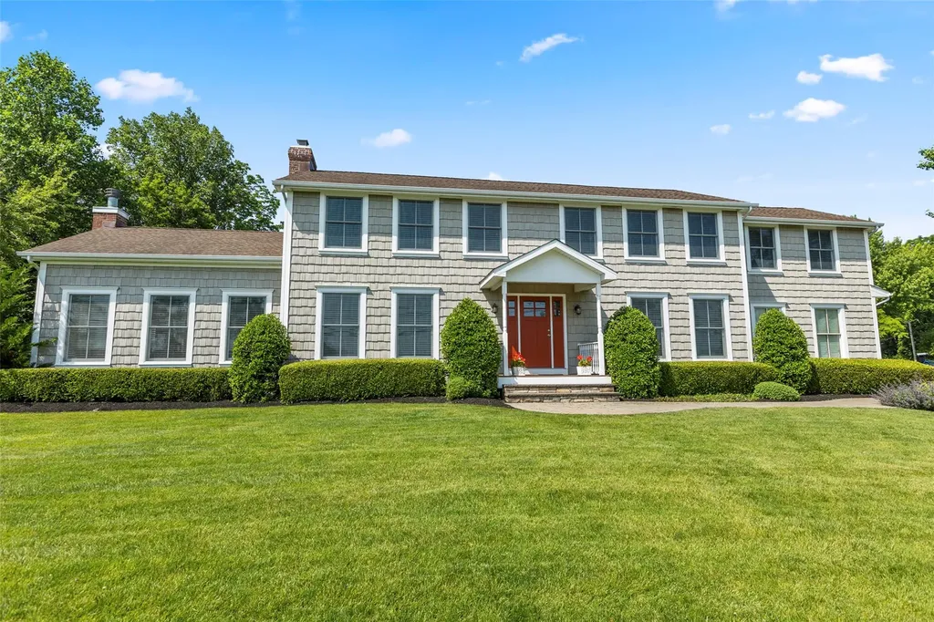 16 Dyke Road Setauket NY 11733