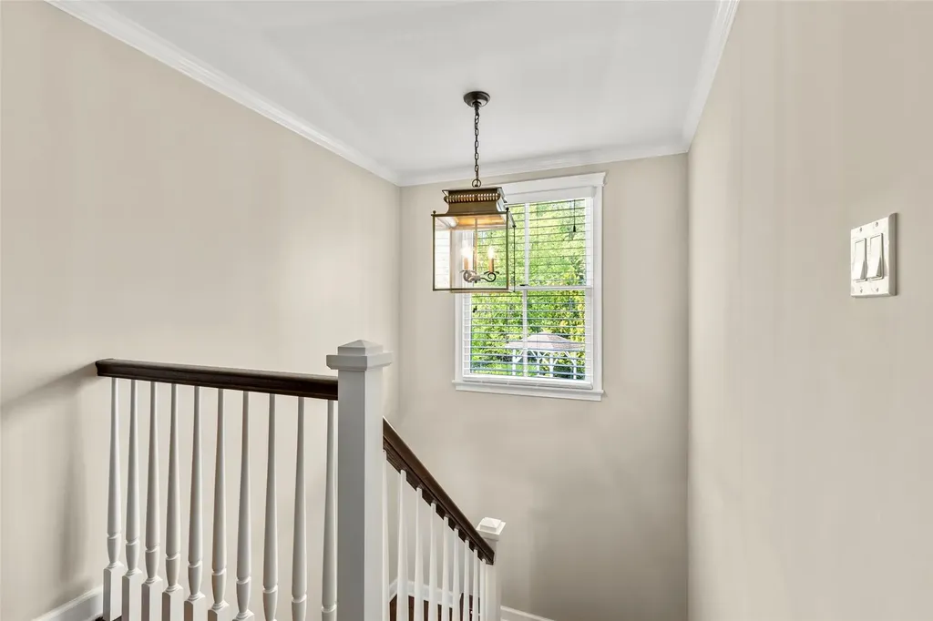 16 Dyke Road Setauket NY 11733