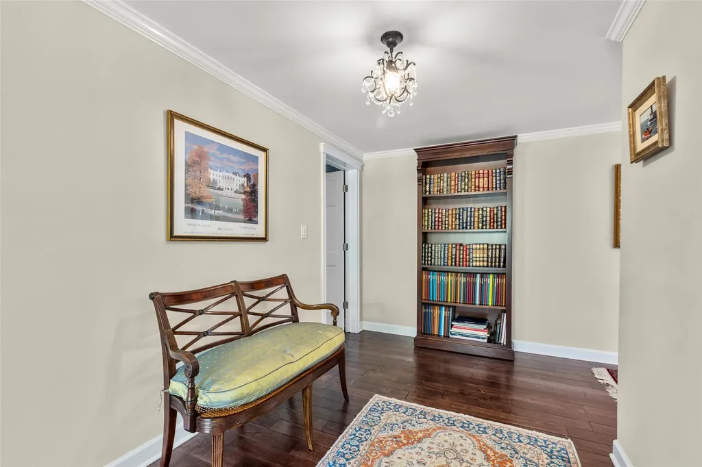 16 Dyke Road Setauket NY 11733