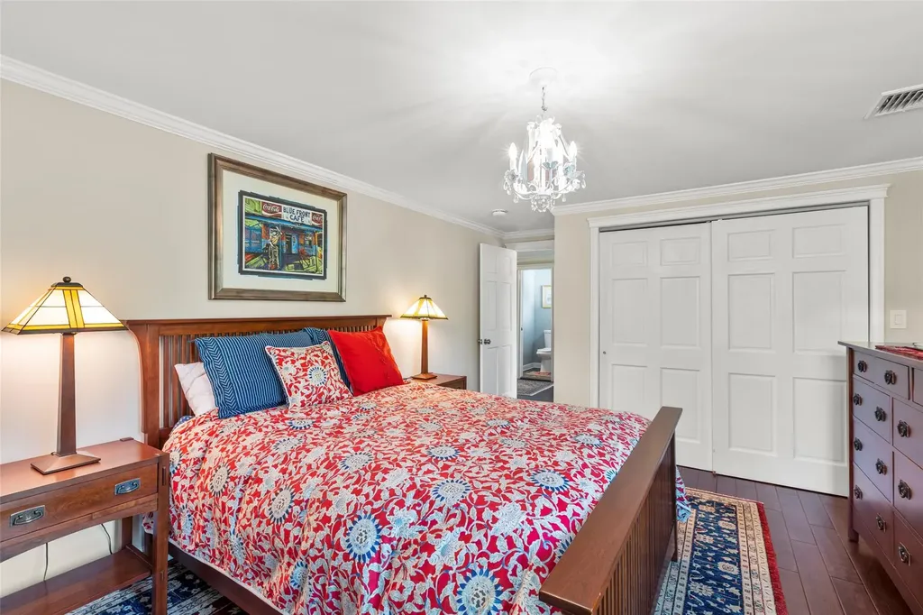 16 Dyke Road Setauket NY 11733