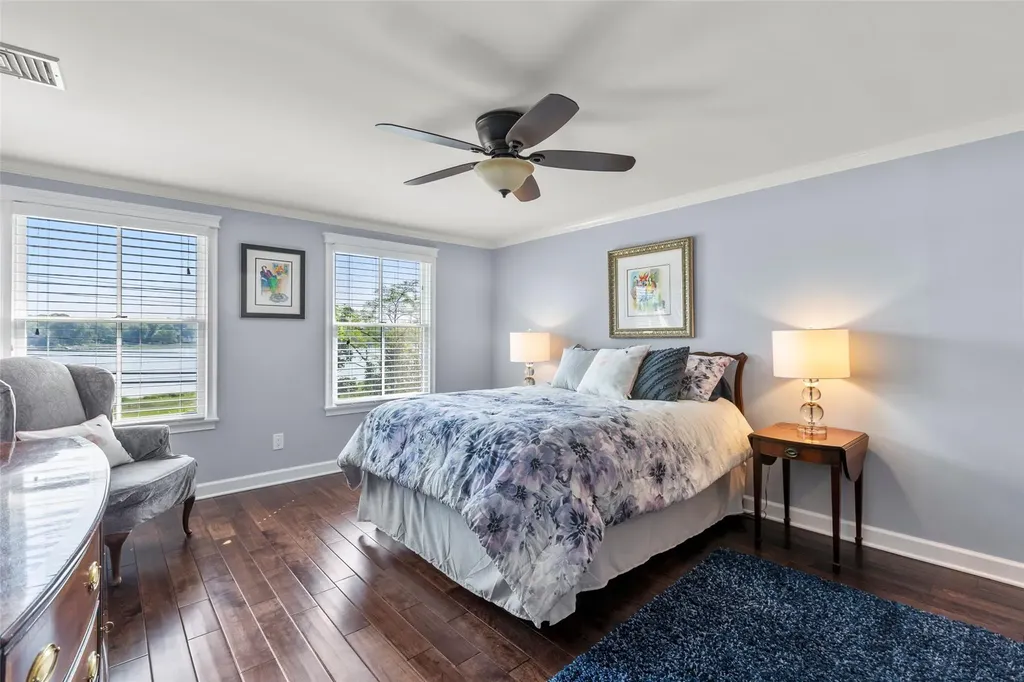 16 Dyke Road Setauket NY 11733
