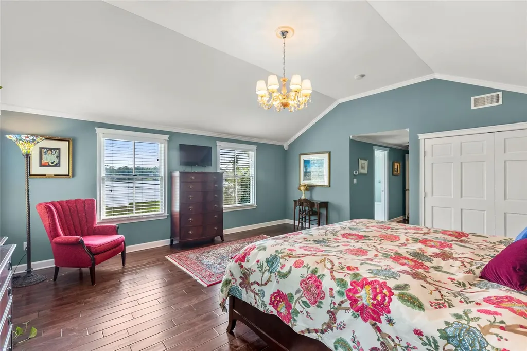16 Dyke Road Setauket NY 11733