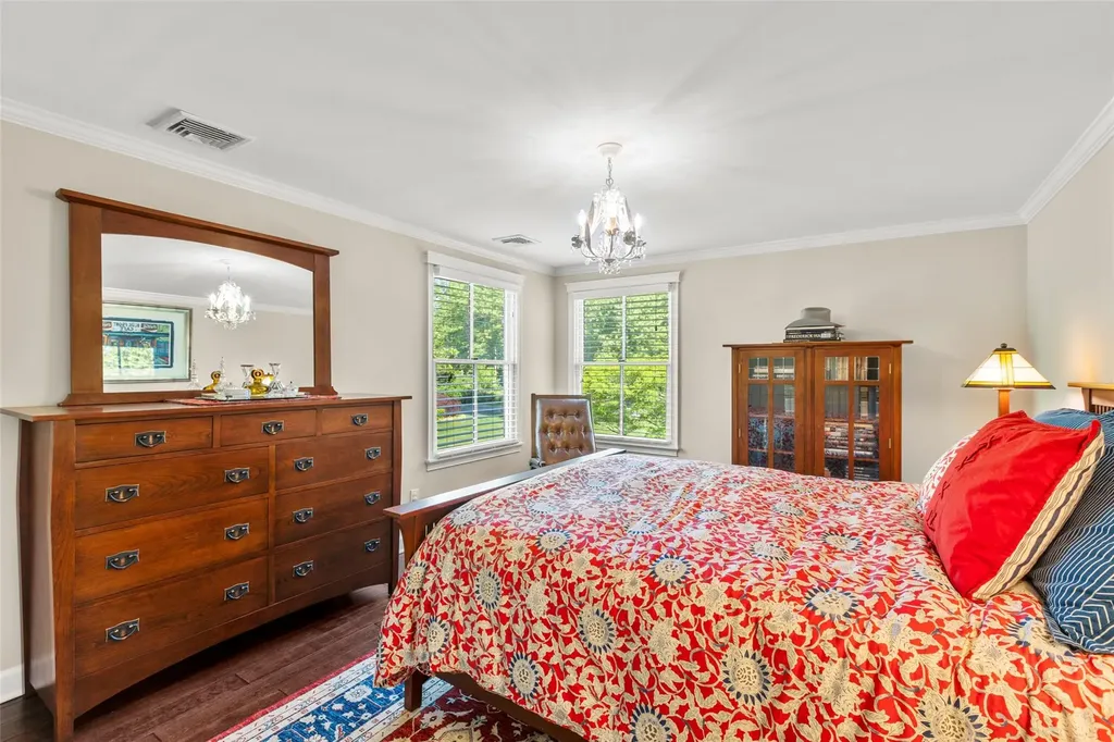 16 Dyke Road Setauket NY 11733
