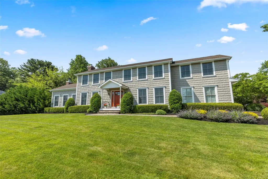 16 Dyke Road Setauket NY 11733