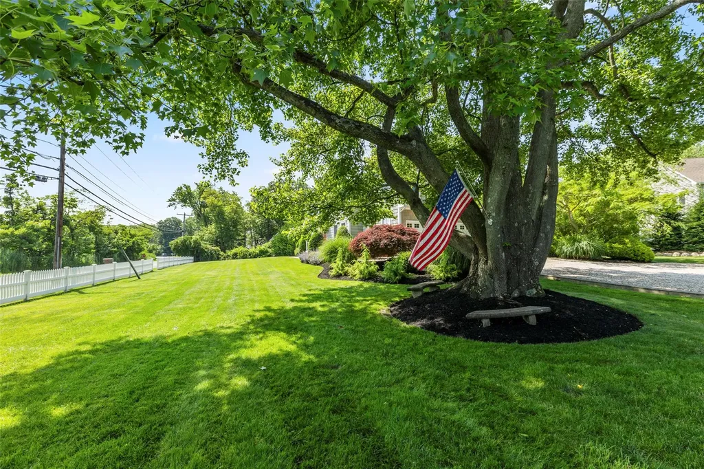 16 Dyke Road Setauket NY 11733