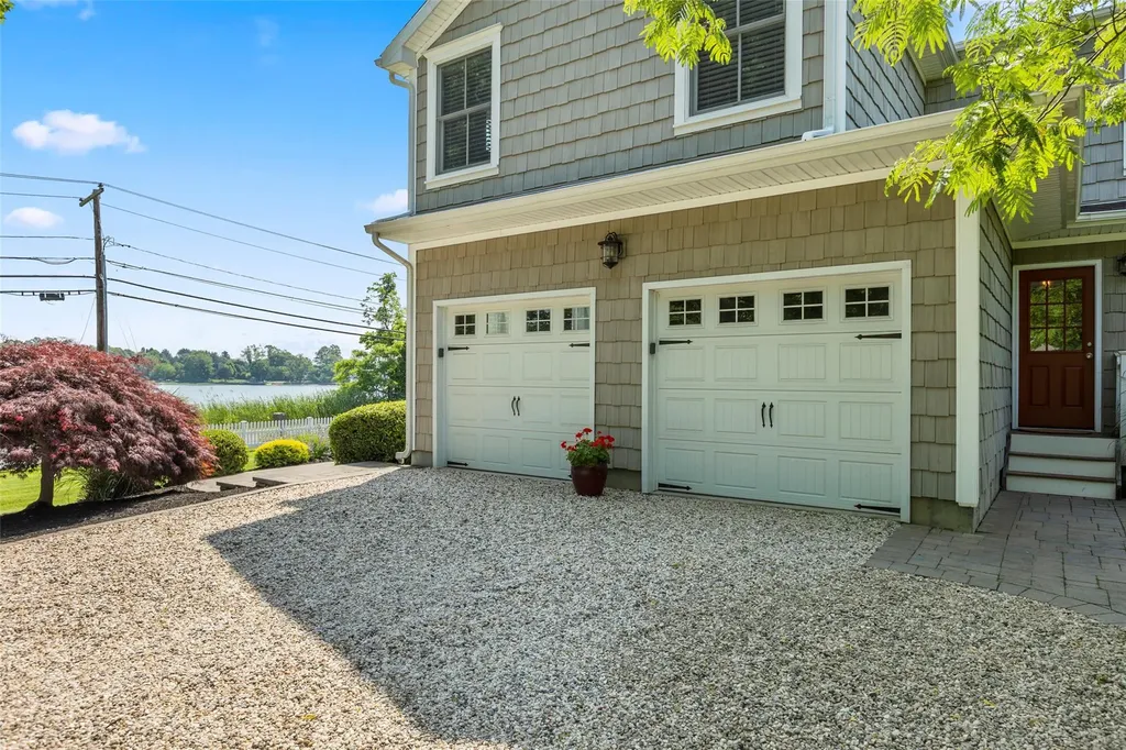 16 Dyke Road Setauket NY 11733