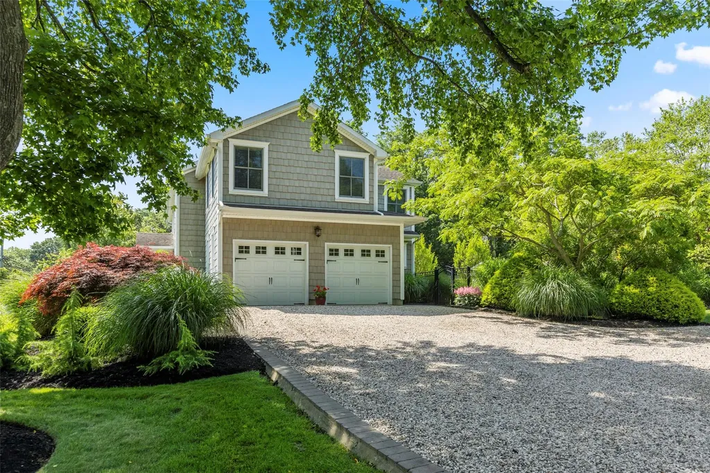 16 Dyke Road Setauket NY 11733