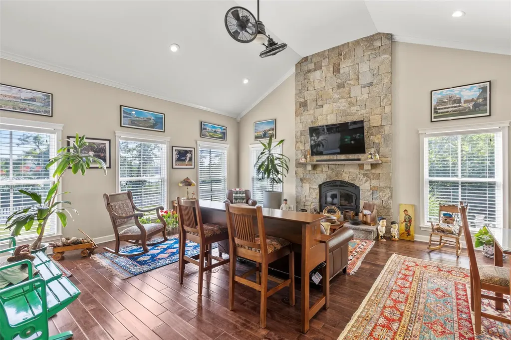 16 Dyke Road Setauket NY 11733