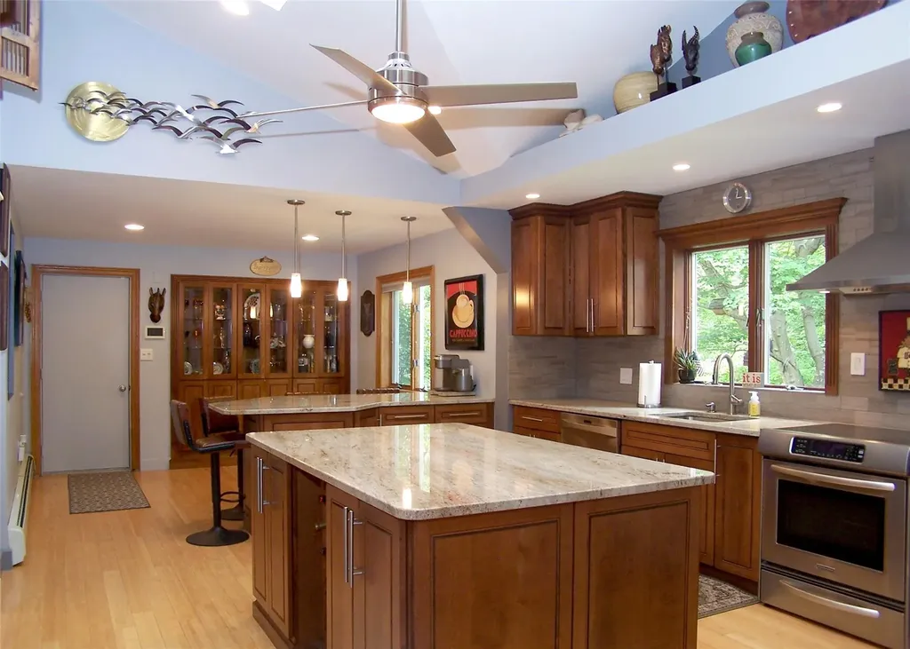 1778 Spur Drive S Islip NY 11751