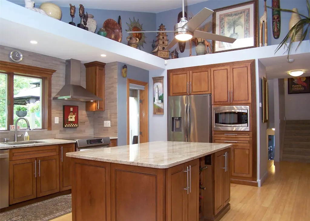 1778 Spur Drive S Islip NY 11751