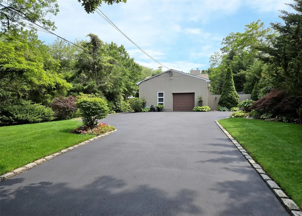 1778 Spur Drive S Islip NY 11751