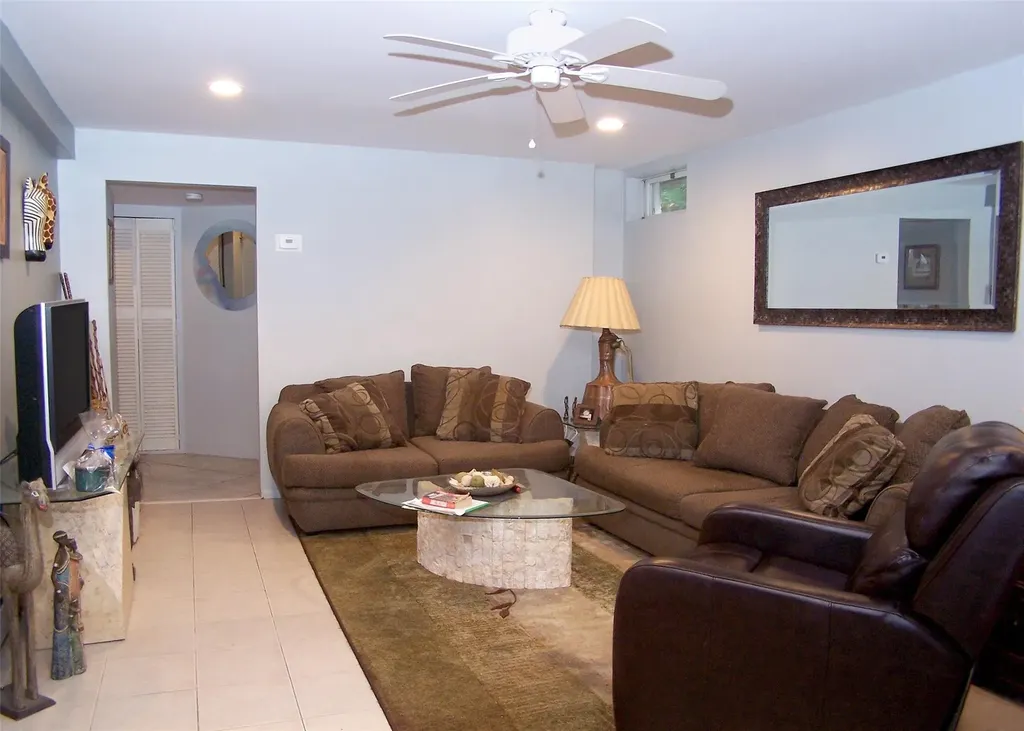 1778 Spur Drive S Islip NY 11751