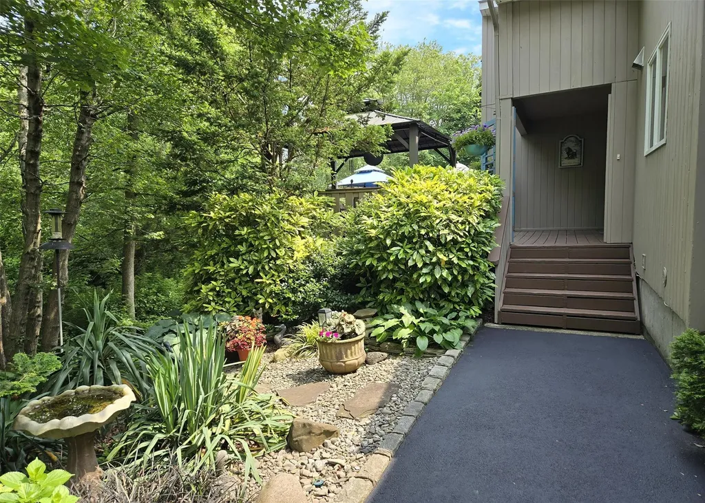 1778 Spur Drive S Islip NY 11751