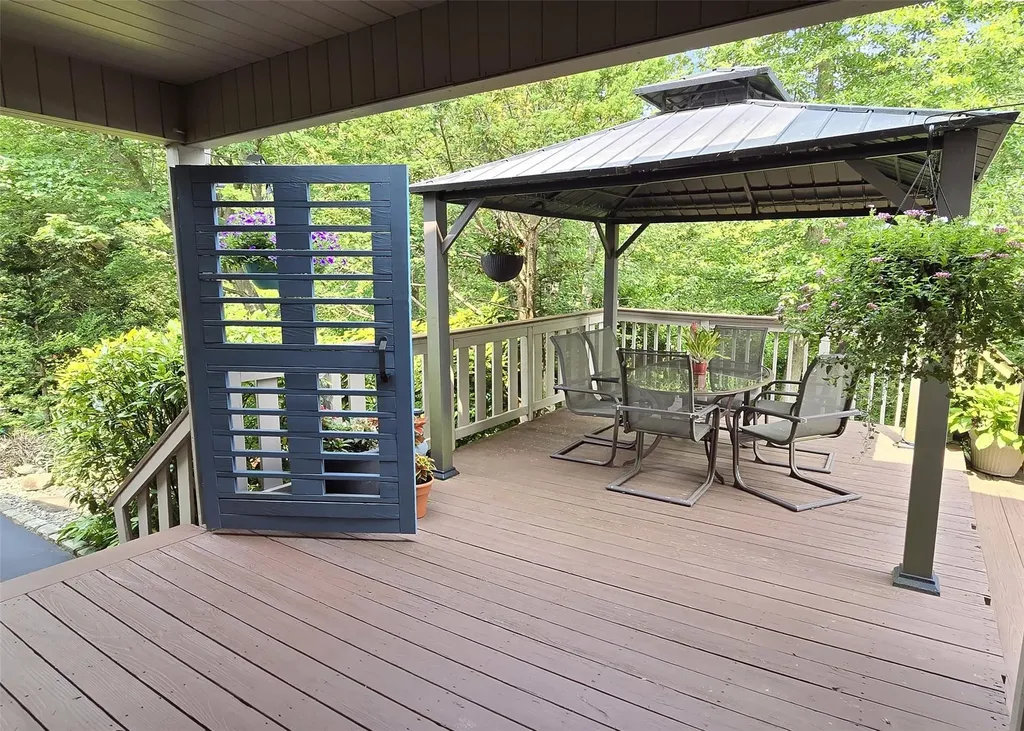 1778 Spur Drive S Islip NY 11751